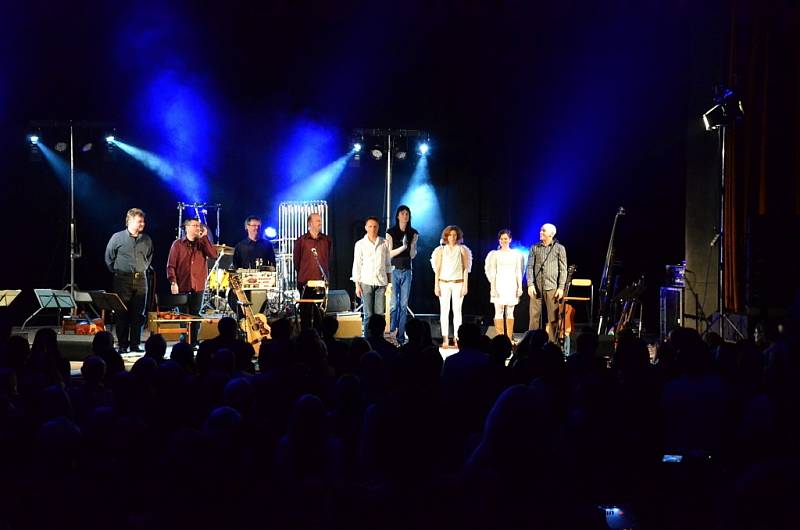 Janek Ledecký s Nostitz Quartetem přivezli do Brodu vánoční náladu.