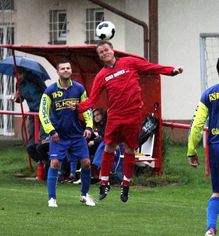 Gólman Traplic Jiří Vávra sice od Mařatic dostal tři góly, když ho nejprve z penalty překonal Miroslav Kroča, vedle toho ale domácím zlikvidoval několik šancí. 