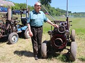 Srazu traktorů v Osvětimanech se v sobotu 7. června zúčastnil také vlastnoruční výrobek Františka Dvořana z Buchlovic.