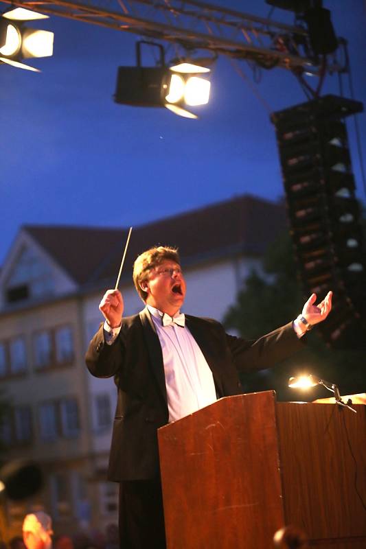 CARMINA BURANA. Koncert ke 100. výročí založení Československa. Masarykovo náměstí. Uherské Hradiště.