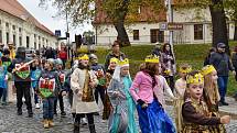 Historický průvod Broďanů a zástupců Přemyslovských měst prošel Uherským Brodem v sobotu 29. října odpoledne. Byl to jeden z vrcholů oslav 750 let od povýšení Uherského Brodu na královské město králem Přemyslem Otakarem II.