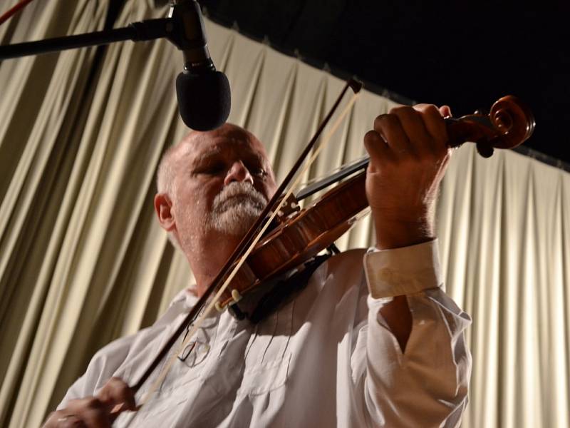 Osvětimanská cimbálová muzika hraje už čtyři desetiletí.