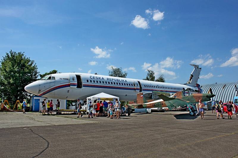 Návštěvníci si přišli v sobotu v areálu Slováckého aeroklubu a leteckého muzea Kunovice na své. 