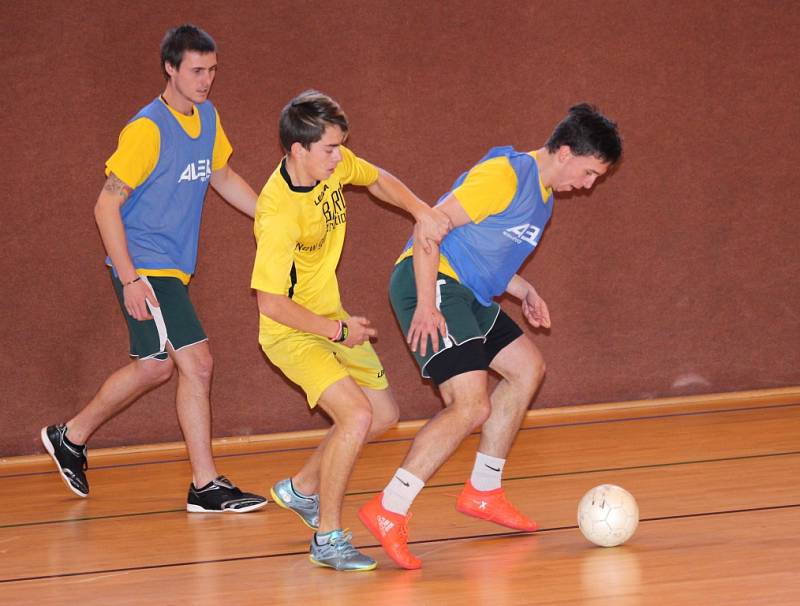 Futsalová Superfrankie liga: utkání nadtavbové části o 9.-15. místo mezi týmy NGBS a GFC.