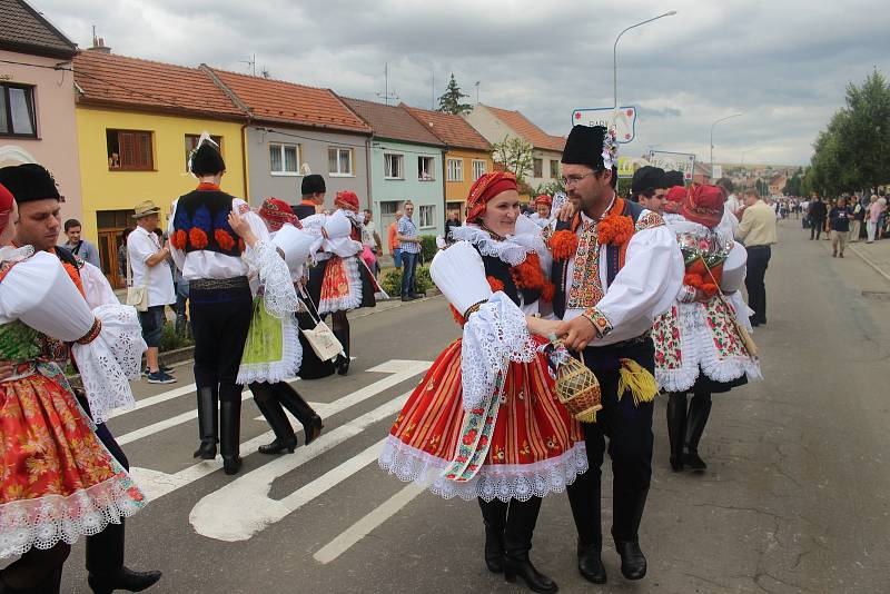 Po třech letech projela Hlukem v pořadí již 23. jízda králů. V jejím čele tentokrát zasedl syn hluckého starosty Tedeáš Křižan, kterého doprovodilo pětadvacet jezdců v královské družině.