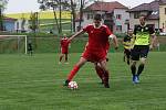 Fotbalisté Jalubí (žlutočerné dresy) v semifinále Poháru OFS Jarošovský pivovar zdolali Nedakonice 3:0.