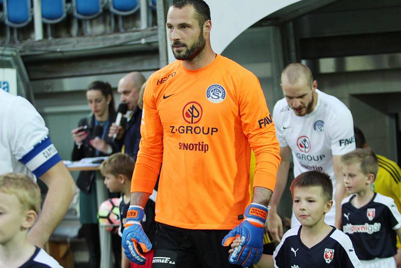 1. FC Slovácko - MFK Karviná (ve žlutém)