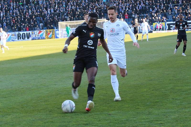 Fotbalisté Slovácka (bílé dresy) ve šlágru 25. kola FORTUNA:LIGY hráli s Baníkem Ostrava bez branek.