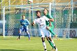 1. FC Slovácko – MFK Karviná 5:2 (1:1). útočník Slovácka Francis Koné ( v bílém), který je v klubu na zkoušce.