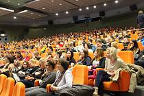 Kino Hvězda se zaplnilo studenty, konala se tam 62. ročník studentské konference