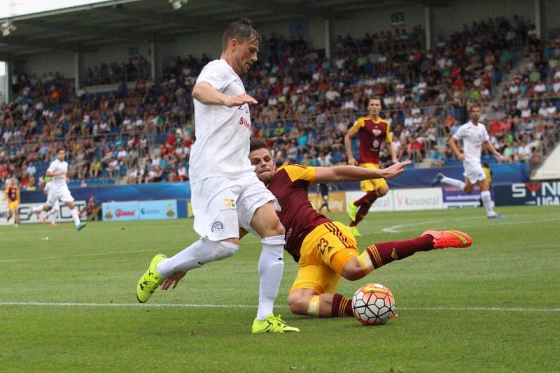 1. FC Slovácko - Dukla Praha, druhý poločas (Slovácko v bílém).