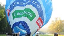 Hradišťští balonáři pokřtili největší hrokovzdušný bálón v České republice průletem nad Slováckem. 