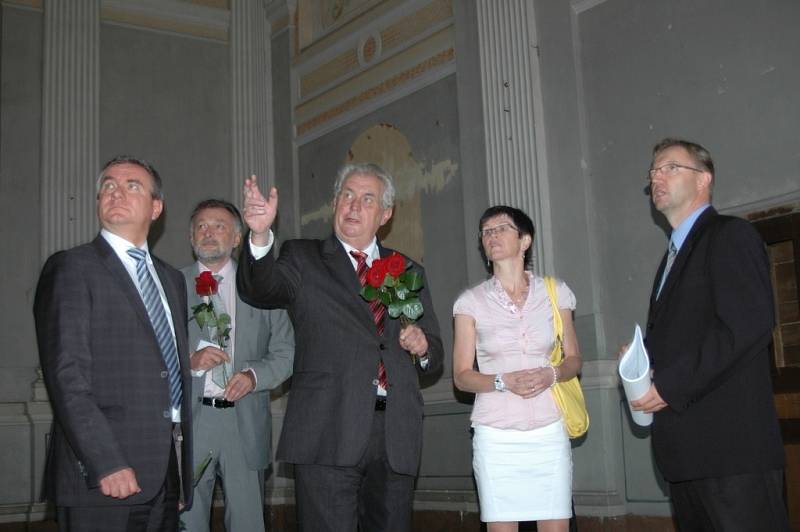 Prezident republiky Miloš Zeman navštívil v pátek 6. září také areál nechvalně známé někdejší věznice v Uherském Hradišti.