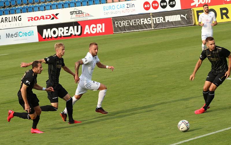 Fotbalisté Slovácka (v bílých dresech) doma ve 2. kole FORTUNA:LIGY hostili Jablonec.