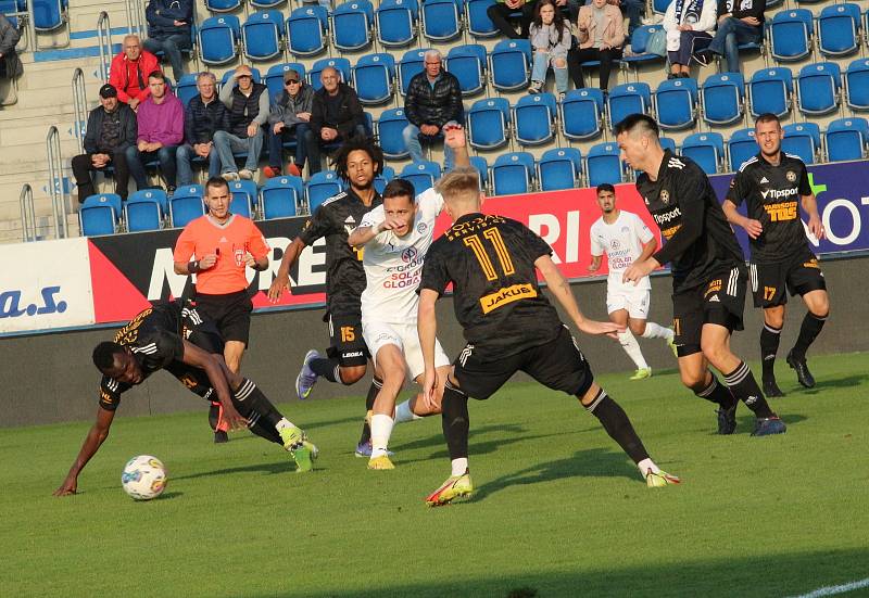 Fotbalisté Slovácka se ve 3. kole MOL Cupu doma utkali s druholigovým Varnsdorfem.