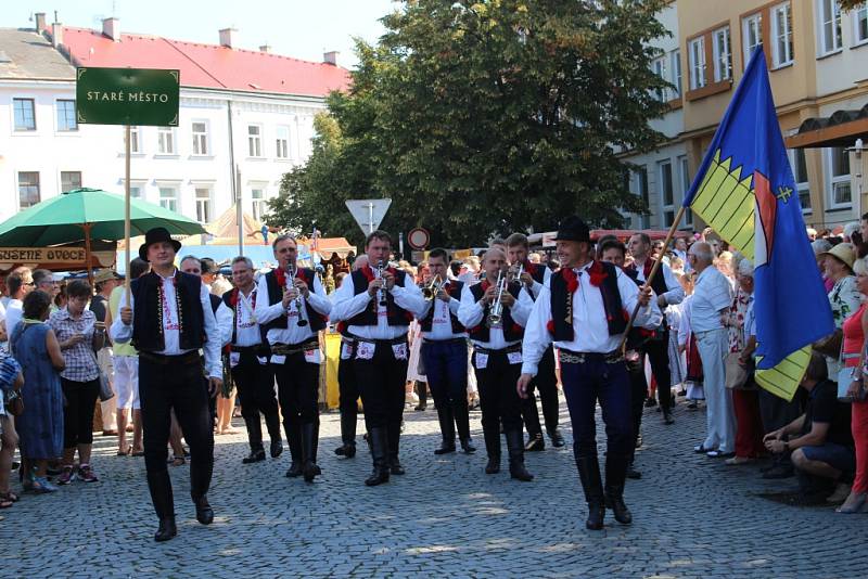 Tisíce krojovaných prošly Uherským Hradištěm.