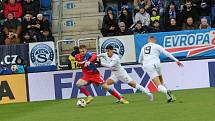 Fotbalisté Slovácka (bílé dresy) ve šlágru 20. kola FORTUNA:LIGY vyzvali mistrovskou Plzeň.