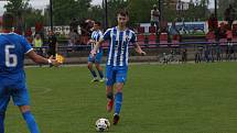 Fotbalisté Slovácka B (bílé dresy) ve 4. kole MSFL deklasovali Vítkovice 6:0.