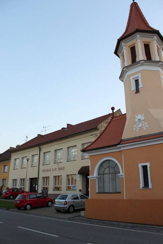 Základní škola v Podolí slavila stotřicáté narozeniny.