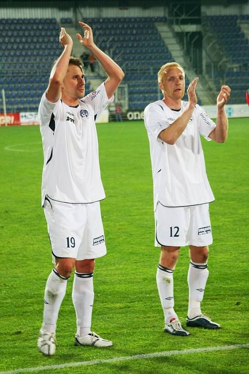Aleš Chmelíček a Pavel Němčický (vpravo) – střelci obou gólů Slovácka – slaví výhru.