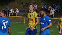 Fotbalisté Starého Města (žluté dresy) zdolali ve šlágru 4. kola I. B třídy sk. C domácí Ořechov 4:0.