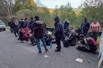 Zadržení migrantů na přechodu ve Starém Hrozenkově.
