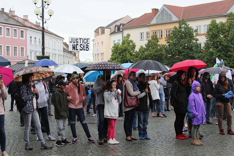 Demonstrace v Uherském Hradišti za nezávislost justice - 28. května 2019