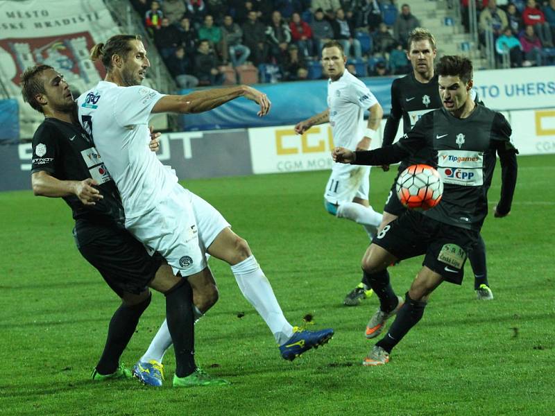 1. FC Slovácko - FK Jablonec. Zleva Luděk Pernica, Libor Došek a Michal Trávník.