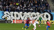 Fotbalisté Slovácka (v bílých dresech) ve 27. kolo FORTUNA:LIGY podlehli Plzni 0:1.