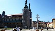 Na šest stovek kněží ze všech diecézí Česka, což je jedna třetina těch, kteří v naší vlasti působí, se včera sjelo do Velehradu na mši svatou, které se zúčastnil kardinál Dominik Duka.