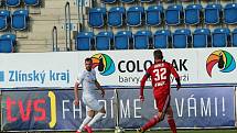 Fotbalisté Slovácka (v bílých dresech) v prvním zápase po pauze způsobené pandemií koronaviru přivítali olomouckou Sigmu.