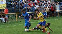 Fotbalisté Starého Města (žluté dresy) zdolali ve šlágru 4. kola I. B třídy sk. C domácí Ořechov 4:0.