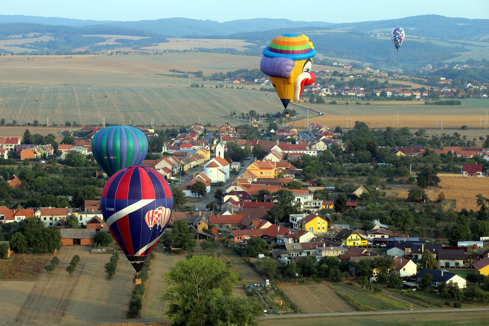 Mistrovství České republiky v balónovém létání zamířilo opět na Slovácko -  Slovácký deník
