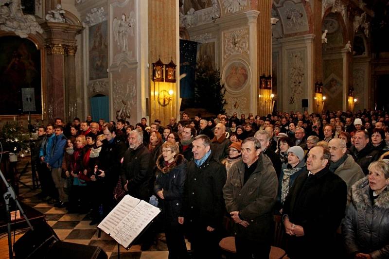 PĚTADVACÁTÝ. Ve velehradské bazilice se v pátečním podvečeru zúčastnilo šest set lidí tradičního Štěpánského koncertu.