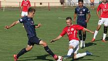 Fotbalisté Uherského Brodu (červené dresy) v prvním kole MSFL remizovali s béčkem Slovácka 3:3.