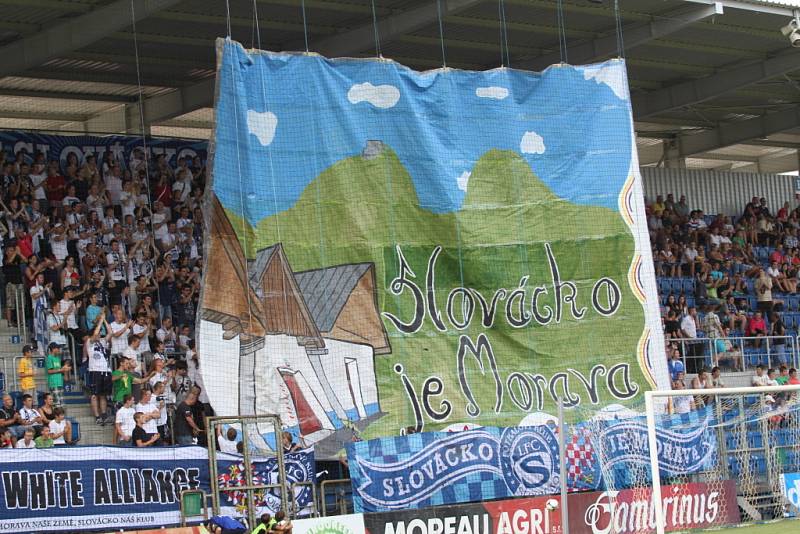 Choreo fanoušků 1. FC Slovácko.