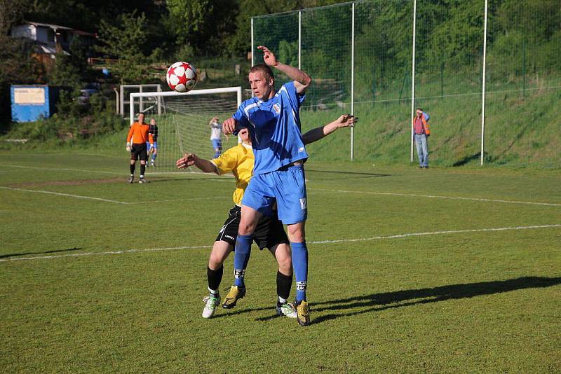 Blanenští fotbalisté po mizerném výkonu remizovali s posledním Uherským Brodem 1:1 a dál si komplikují cestu za záchranou v divizi. Jediný gól Blanska vstřelil dvě minuty po přestávce Radim Farník.