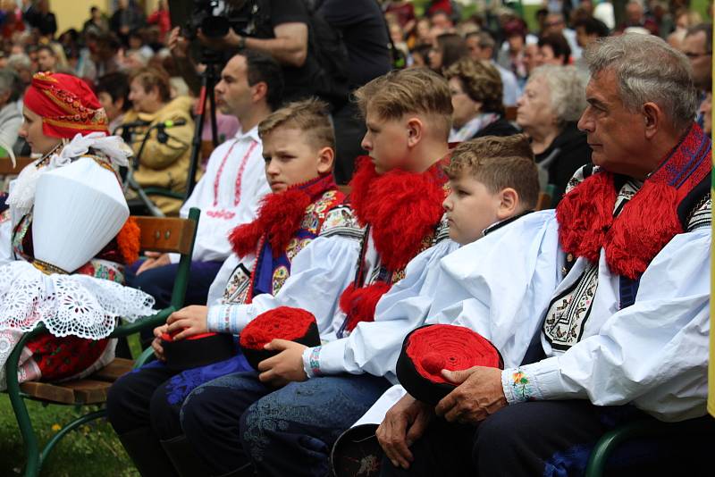 Setkání čtyř králů z Vlčnova, Hluku, Kunovic a Skoronic na Svatém Antonínku 8. května 2022.