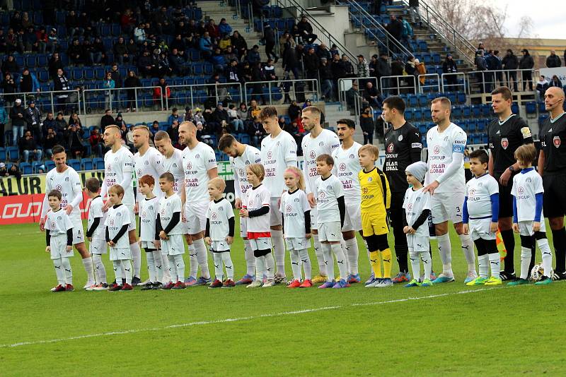 Fotbalisté Slovácka (bílé dresy) ve šlágru 20. kola FORTUNA:LIGY vyzvali mistrovskou Plzeň.