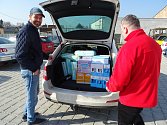 Desítky nabídek pomoci uprchlíkům z Ukrajiny od jednotlivců, ale i firem v regionu, řeší denně pracovníci Charity Uherský Brod.
