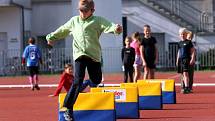 Kinderiáda na atletickém stadionu v Uherském Hradišti.