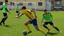 Dorostenci Starého Města (žluté dresy) ve šlágru 15. kola krajského přeboru dorostu prohráli s Uherským Brodem 1:3. Foto: pro Deník/Mojmír Zapletal