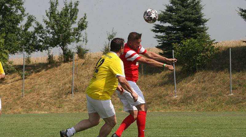 Fotbalisté Polešovic si na oslavy výročí 90 let pozvali Mercedes tým Petra Švancary.