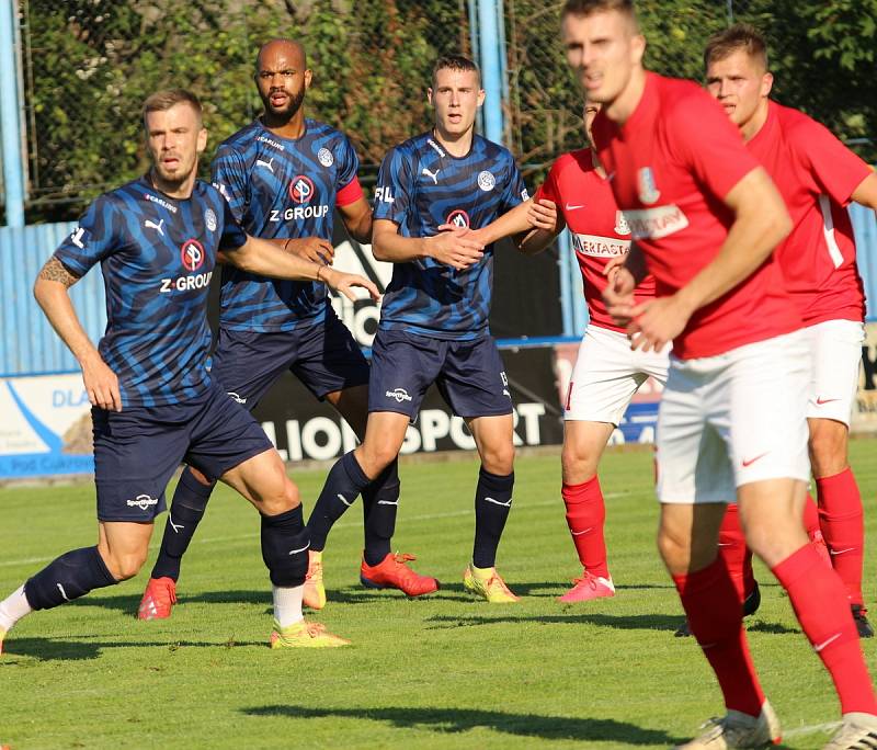 Fotbalisté Slovácka (v modrých dresch) porazili Cracovii 1:0.