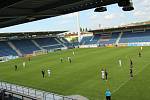Fotbalisté Slovácka (v bílých dresech) se před restartem FORTUNA:LIGY utkali s Třincem. Utkání se hrálo bez diváků.