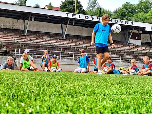 Na začátku letních prázdnin se v Hluku uskuteční již jedenáctý ročník fotbalového kempu Michala Kadlece.