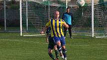 Fotbalisté Nivnice (zelené dresy) v 10. kole krajské I. A třídy skupiny B doma zdolali Buchlovice 2:0.