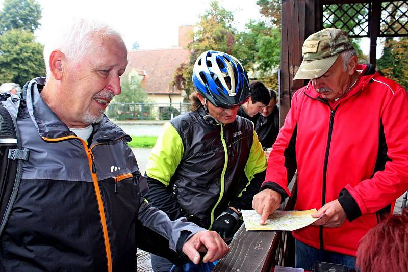 Turisté vyrazili pěšky nebo na kolech na padesátou Chřibskou třiatřicítku