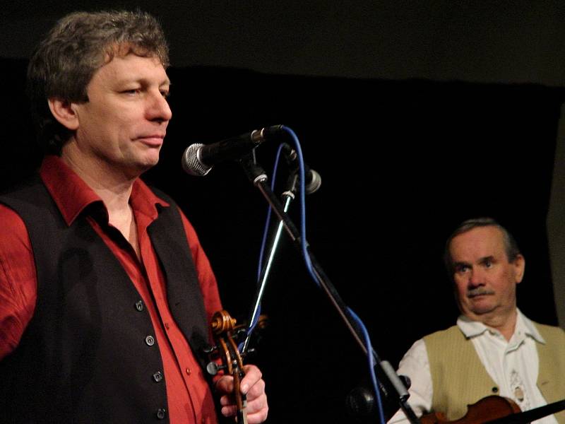 Jiří Pavlica s legendou hradišťanské muziky Lubošem Svatošem (2005).