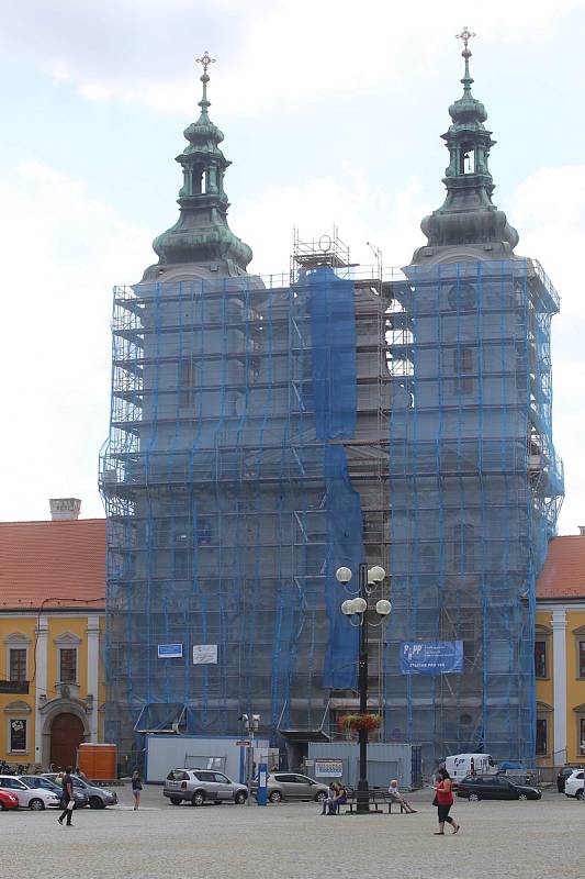 Oprava fasády kostela sv. Františka Xaverského v Uherském Hradišti.